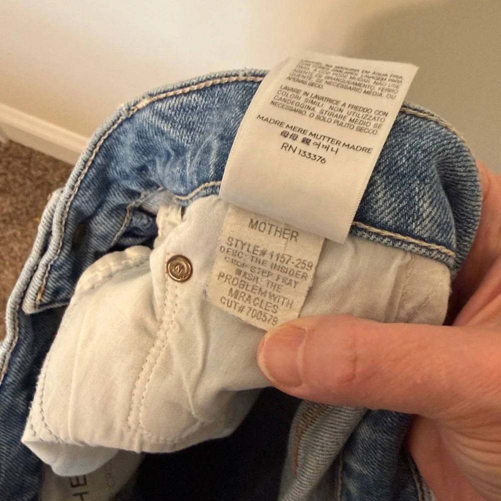 MOTHER Women’s The Insider Crop Step Fray Light Blue Distressed Jeans / Size 27